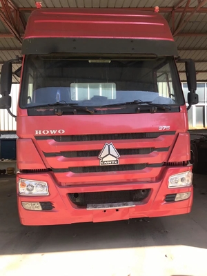 Βαρέων καθηκόντων Sinotruk Howo χρησιμοποίησε 10 το φορτηγό τρακτέρ ροδών 6x4 με 371Hp για την πώληση