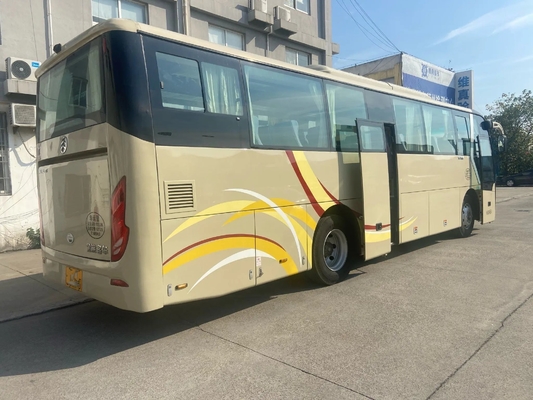 Χρησιμοποιημένη λεωφορείων λεωφορείων μέση μηχανή 46 καθισμάτων 2018 χρυσός δράκος XML6102 Yuchai παραθύρων πορτών σφραγίζοντας χεριών έτους 2$ος