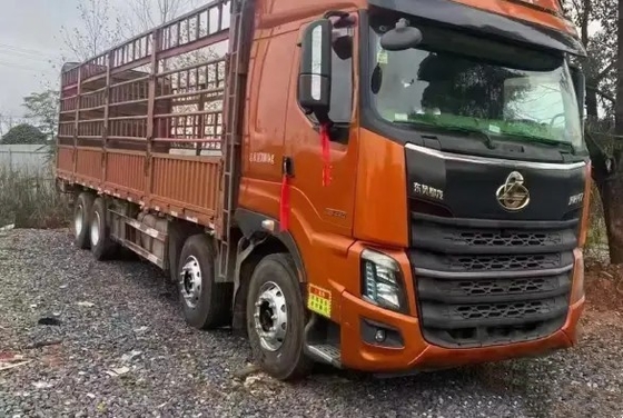 το 2$ο πορτοκαλί χρώμα 12 φορτηγών χεριών μετρά τη μηχανή 6 Yuchai τρόπου Drive 8×4 φορτηγό φορτίου κυλίνδρων 420hp 2021year Dongfeng