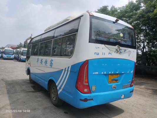 Η χρησιμοποιημένη πόρτα 19 Floding φορτηγών οχημάτων πυκνών δρομολογίων άσπρο χρώμα καθισμάτων 6 μέτρα αντιμετωπίζει τη μηχανή με το λεωφορείο EQ6608 Dongfeng χεριών A/$l*c 2$ος