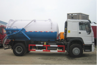 Χρησιμοποιημένος 10m ³ φορτηγών νερού αποβλήτων τρόπος Drive ικανότητας 4×2 βυτιοφόρων 11 ολοκαίνουργιων λυμάτων τόνοι φορτηγών αναρρόφησης