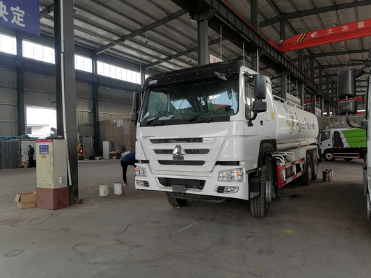 Μεταχειρισμένα Tri Axle Trucks Howo Water Tanker Truck 20m³ 6×4 Drive Mode