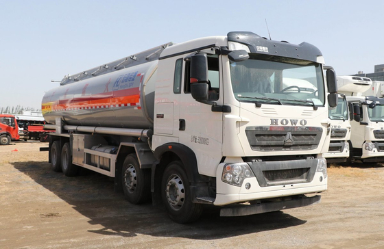Χρησιμοποιημένο δοχείο πετρελαίου 30000 λίτρα Howo T5G πετρελαϊκό δεξαμενόπλοιο φορτηγό 4 άξονες καμπίνα με κοιμιστήρα