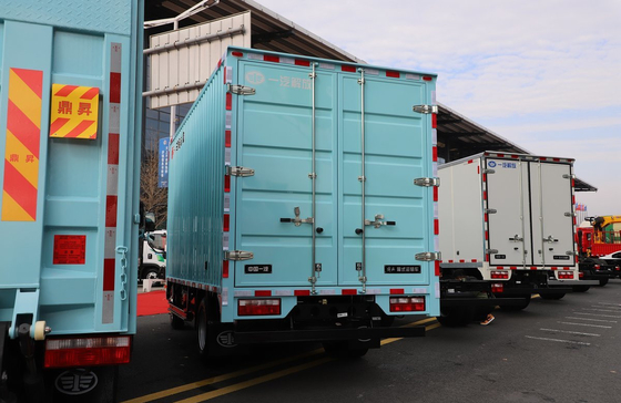 Χρησιμοποιούμενο φορτηγό 4x2 FAW φορτηγό φορτηγό CNG 150hp κουτί εμπορευματοκιβωτίου 3300mm τροχοπέδης