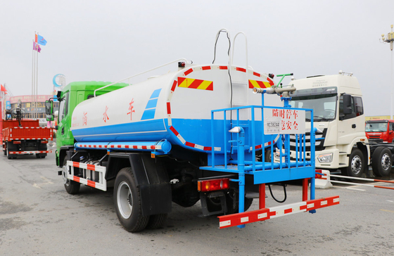 Υδροφόρο φορτηγό 10000 λίτρων μεμονωμένο άξονα 4 × 2 λειτουργία οδήγησης Dayun Sprinkler Yuchai κινητήρας