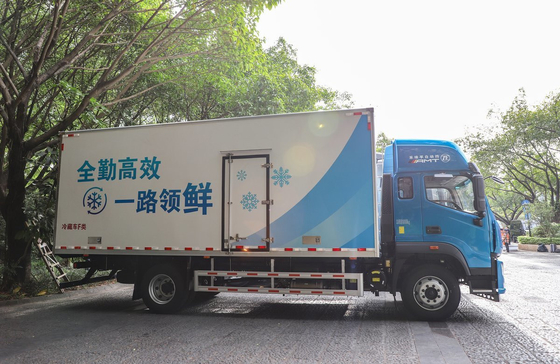 Ψυγείο μεσαίου μεγέθους Foton ολοκαίνουργιο φορτίο 10 τόνων Yuchai κινητήρας 300hp LHD