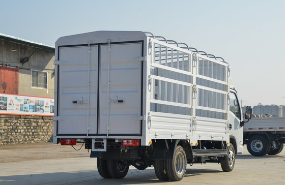 Μικρά φορτηγά φορτηγά SAIC ελαφρύ φορτηγό Φράχτης κουτί 4 μέτρα μονόξυλο κινητήρα ντίζελ 95hp