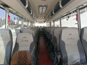 Η αριστερή οδήγηση χρησιμοποίησε το λεωφορείο 55 Seater πορφύρα 2011 έτους 6120HY19 με τα καθίσματα δέρματος