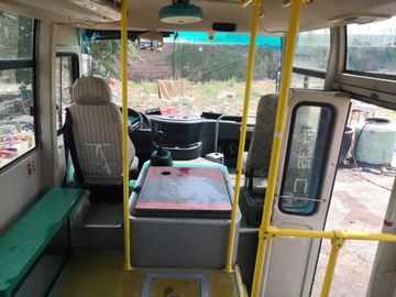 22 τα καθίσματα χρησιμοποίησαν τα λεωφορεία YC4S145-30 4 Yutong χρησιμοποιημένο ZK6752D μίνι λεωφορείο μηχανών κυλίνδρων