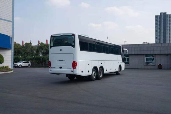 Ολοκαίνουργιος διπλός άξονας λεωφορείων ZK6126 Yutong με το άσπρο χρώμα 58 καθισμάτων στην οπίσθια μηχανή προώθησης