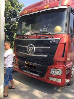 Χρησιμοποιημένο τρακτέρ 50 ρυμουλκών φορτηγών 430HP της Κίνας Foton AumanTractor από δεύτερο χέρι έτους 2015 τόνου 6X4