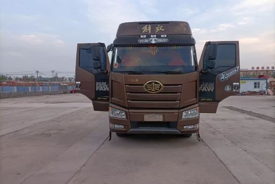 Χρησιμοποιημένο φορτηγό LHD/RHD αλόγων μηχανών φορτηγών 6*4 Xichai τρακτέρ FAW J6P 460hp
