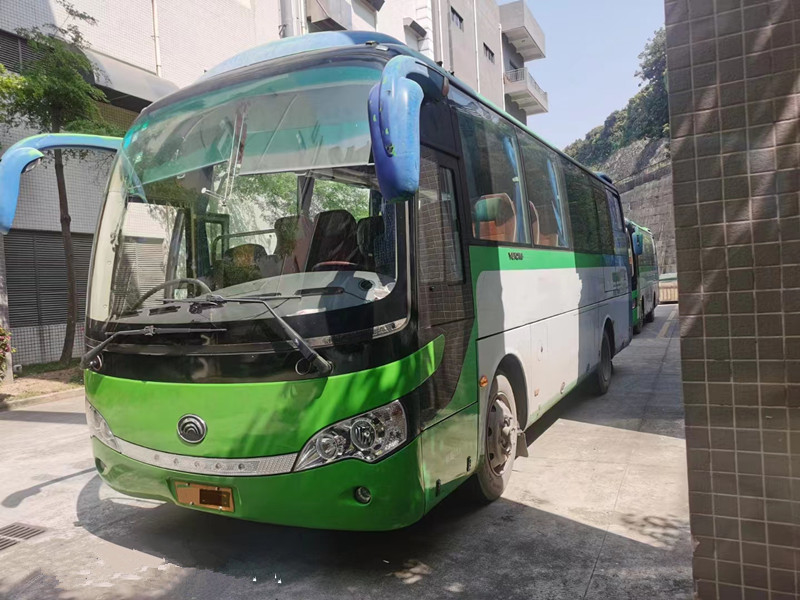 39 καθίσματα χρησιμοποίησαν τις μηχανές diesel οδήγησης λεωφορείων RHD λεωφορείων ZK6888 Yutong για τη μεταφορά