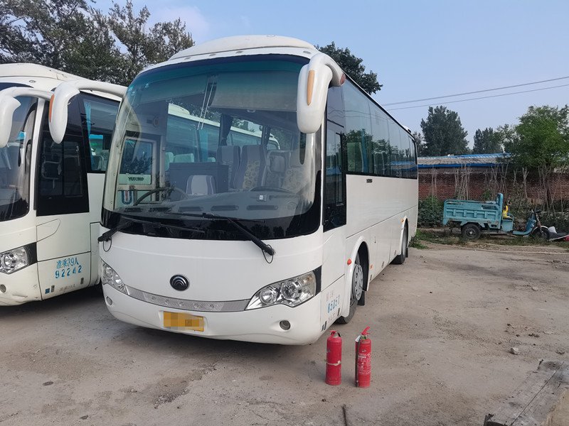 Χρησιμοποιημένο λεωφορείο Yutong 39 καθισμάτων ZK6908 για τις μηχανές diesel οδήγησης LHD μεταφορών