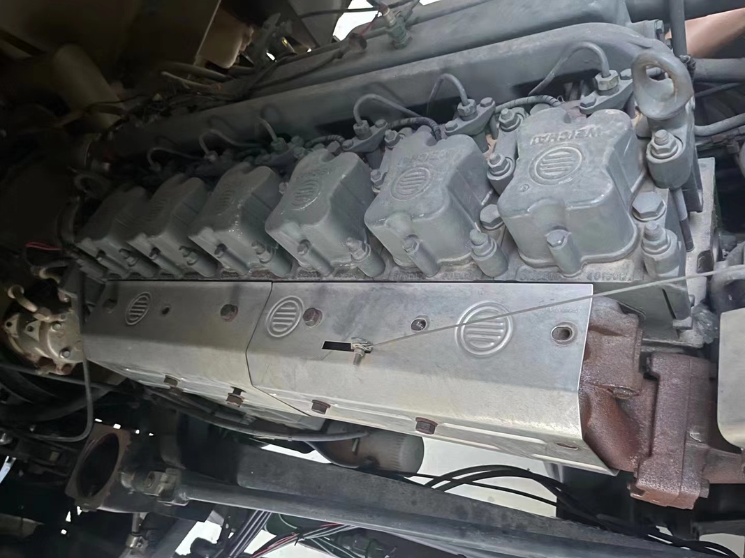 Χρησιμοποιημένο 310hp ισχυρό diesel Tipper Drive καυσίμων πλήρες με 3 διαφορικά κλειδώνει το φορτηγό απορρίψεων 6X6