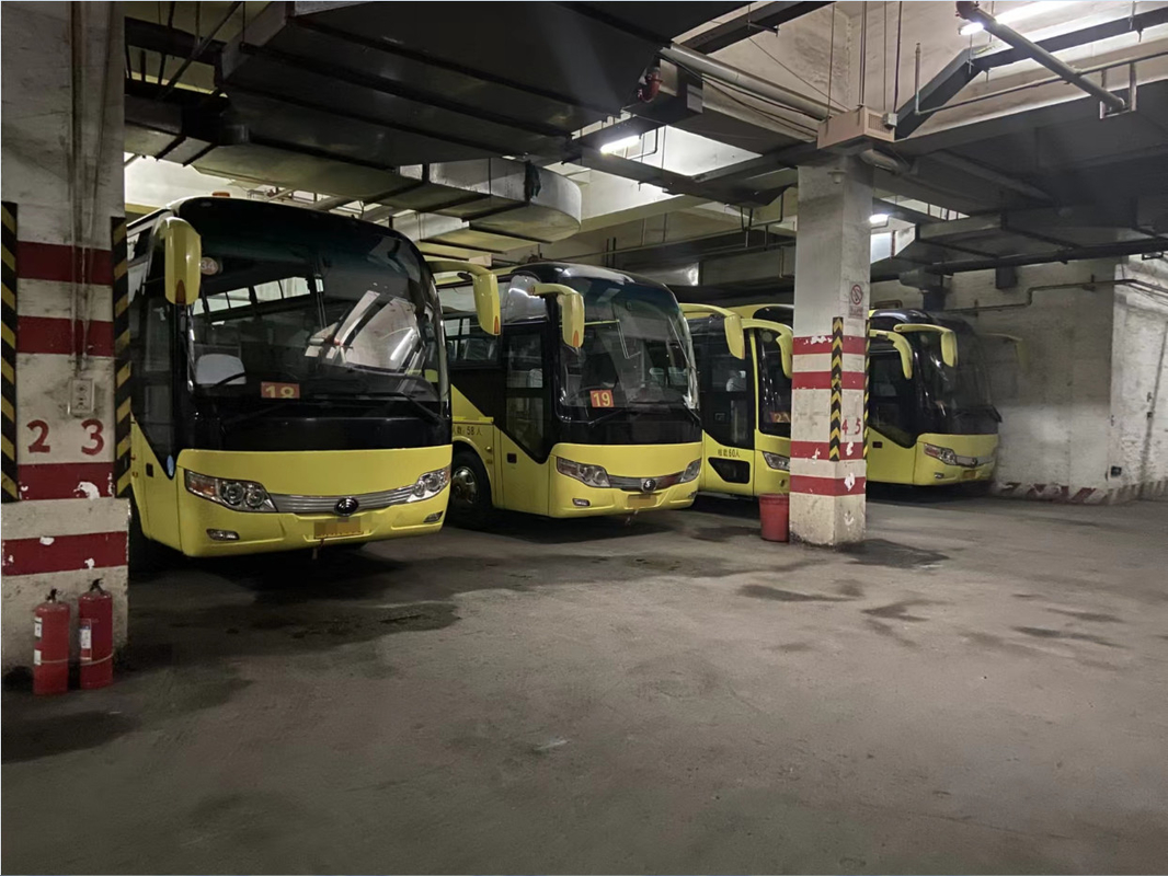 RHD/LHD και τα δύο διαθέσιμο χρησιμοποιημένο Yutong μεταφέρει το diesel 60 σχεδιαγράμματος 3+2 καθισμάτων λεωφορείο καθισμάτων YUTONG