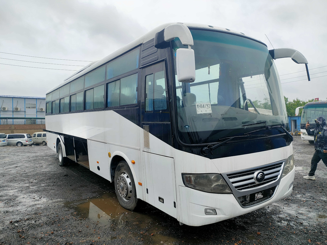 Το δεξί Drive Yutong χρησιμοποίησε το μεγάλο παράθυρο 2+2layout 53seats Silding καμπινών αποσκευών λεωφορείων Zk6112d