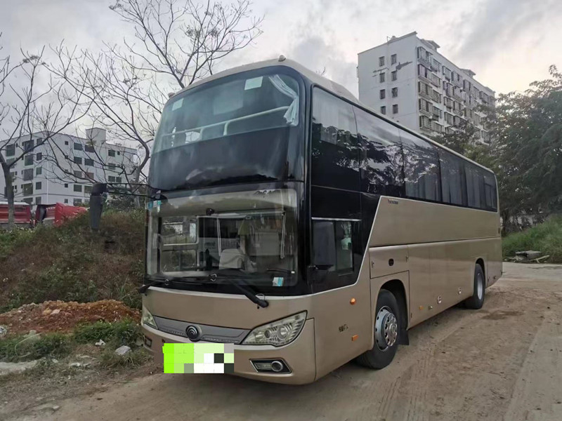 2013 έτος 47 χρησιμοποιημένα λεωφορεία Yutong καθισμάτων Zk6118 με τη διπλή πόρτα κλιματιστικών μηχανημάτων κανένα ατύχημα