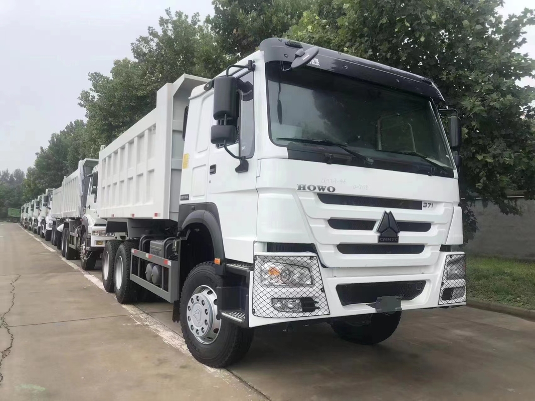 371/375hp χρησιμοποιημένη Tipper απορρίψεων αημένη οδήγηση φορτηγών σε ευρο- ΙΙ WD615.47 μηχανή αποθεμάτων