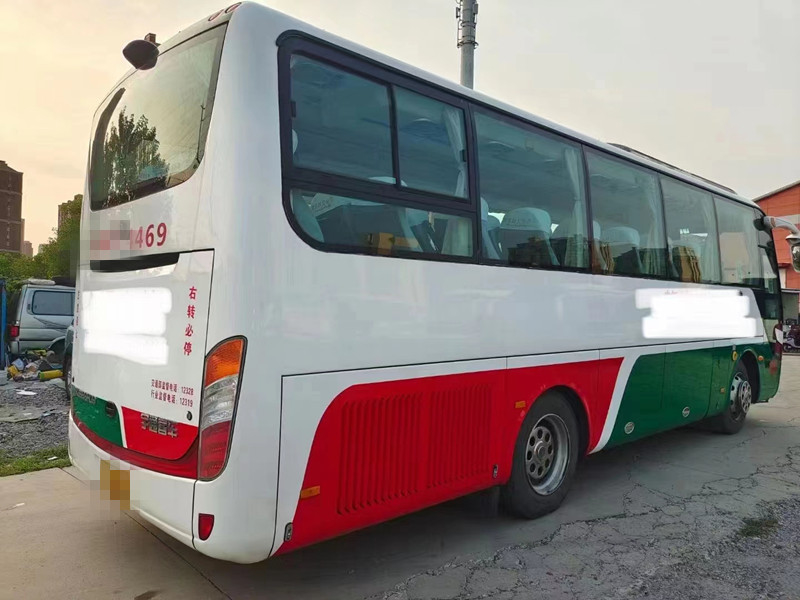 2015 Έτος 37 θέσεων Μεταχειρισμένο Yutong Bus ZK6888 Coach Bus Κινητήρες ντίζελ για μεταφορά
