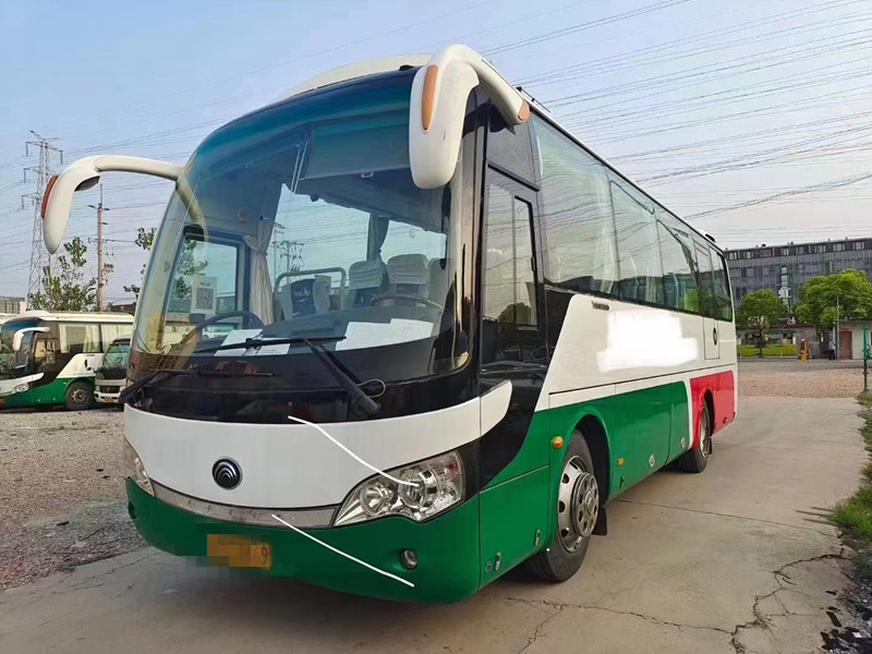 2015 Έτος 37 θέσεων Μεταχειρισμένο Yutong Bus ZK6888 Coach Bus Κινητήρες ντίζελ για μεταφορά