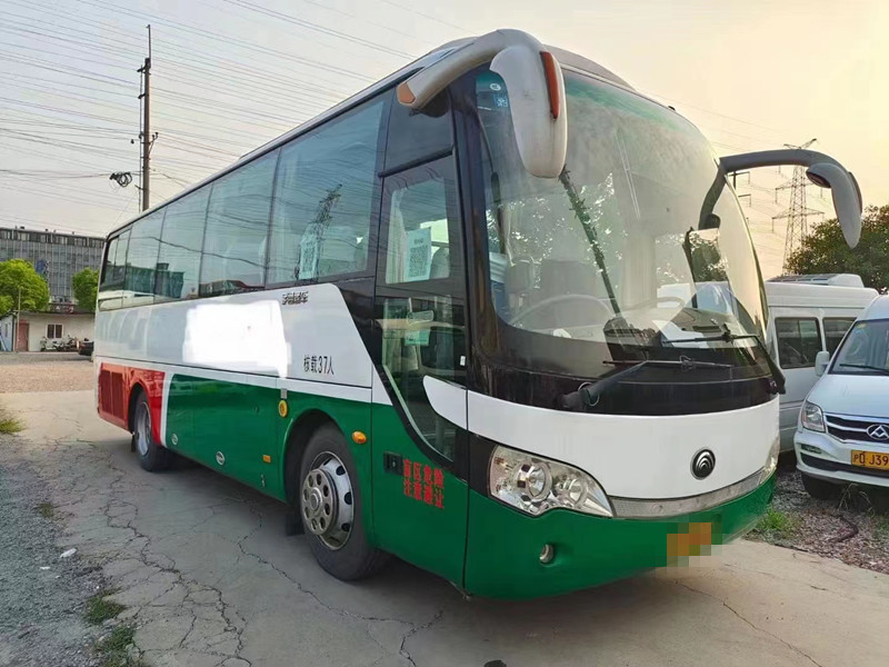 2015 Έτος 37 θέσεων Μεταχειρισμένο Yutong Bus ZK6888 Coach Bus Κινητήρες ντίζελ για μεταφορά