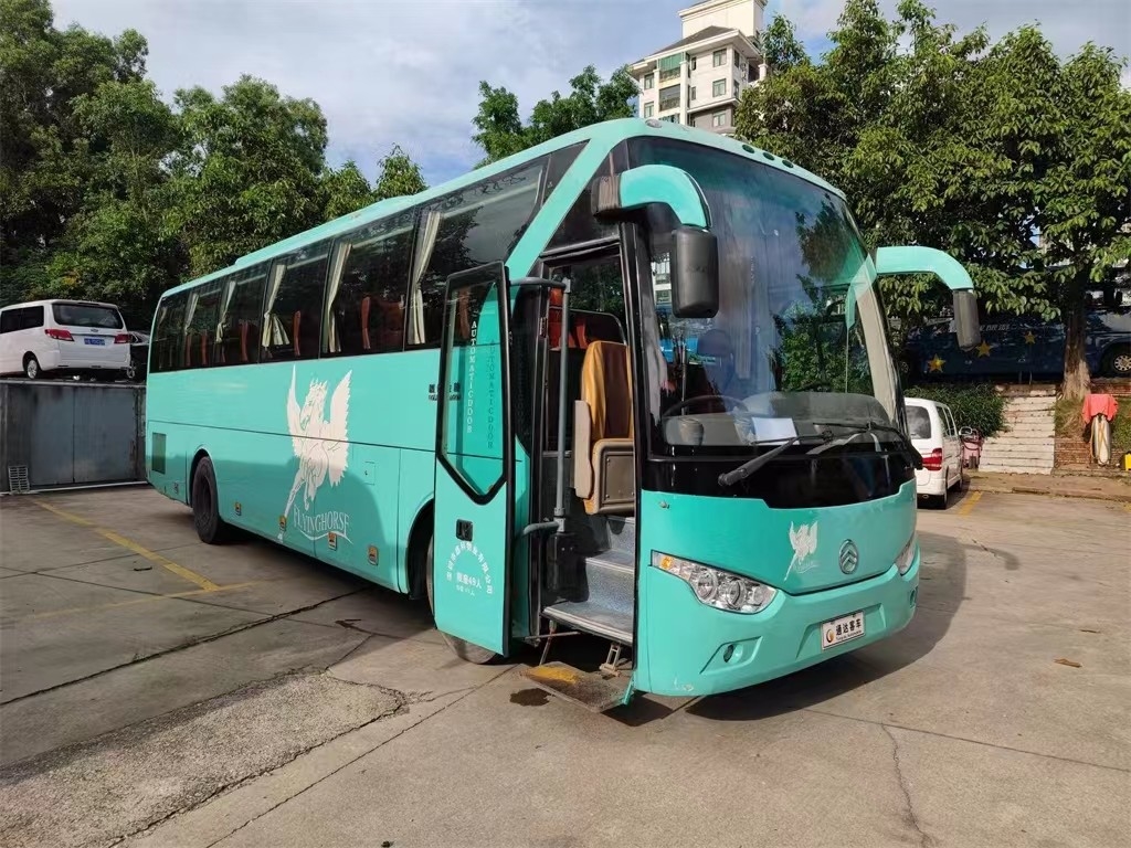 2015 Χρονιά 49 θέσεων Μεταχειρισμένο Golden Dragon Bus XML6113 Μεταχειρισμένο πούλμαν LHD με πολυτελές εσωτερικό