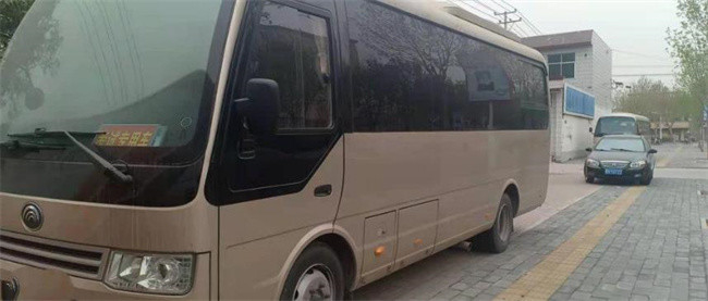 Εθνικό σαφές χρησιμοποιημένο Yutong μεταφέρει την υψηλή αποδοτικότητα 28 καθίσματα 100km/H λεωφορείων από δεύτερο χέρι