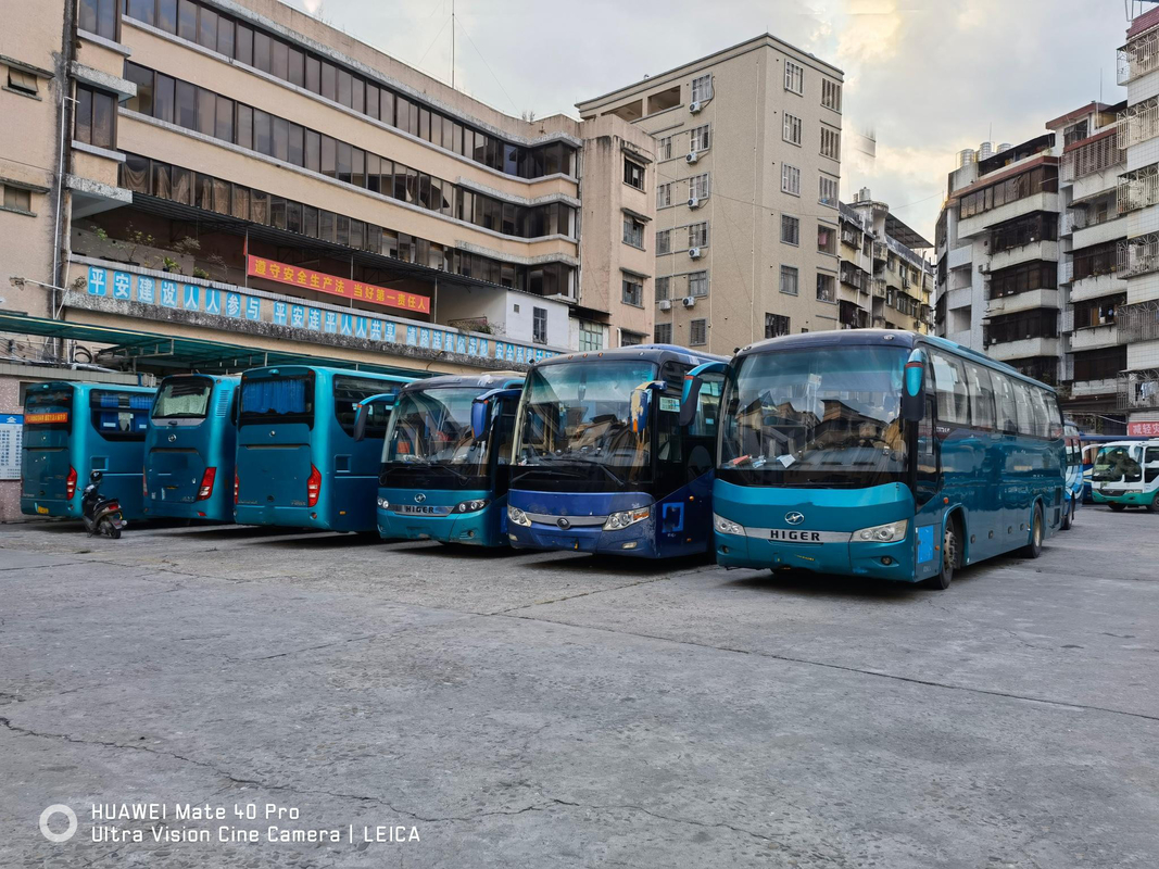 Χρησιμοποιημένο λεωφορείο 47 μηχανών diesel λεωφορείων επιβατών λεωφορείο Kinglong από δεύτερο χέρι καθισμάτων για την πώληση