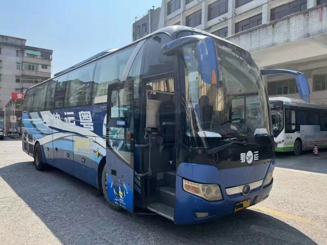 Το χρησιμοποιημένο λεωφορείο Yutong ZK6110 οχημάτων πυκνών δρομολογίων χρησιμοποίησε το οπίσθιο λεωφορείο δύο μηχανών λεωφορείων 49-51seater εκκλησιών πόρτες