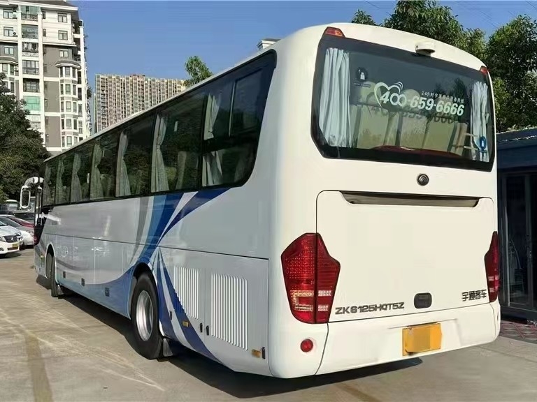 το χρησιμοποιημένο λεωφορείο Yutong 55seater διέλευσης χρησιμοποίησε τη διπλή αναστολή αερόσακων πορτών λεωφορείων ZK6125 rv