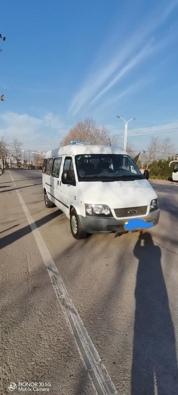 Χρησιμοποιημένο μίνι φορτηγών 2015 χρησιμοποιημένο έτος της Ford Hiace μίνι μίνι λεωφορείο 15 μετάδοσης λεωφορείων χειρωνακτικό Seater