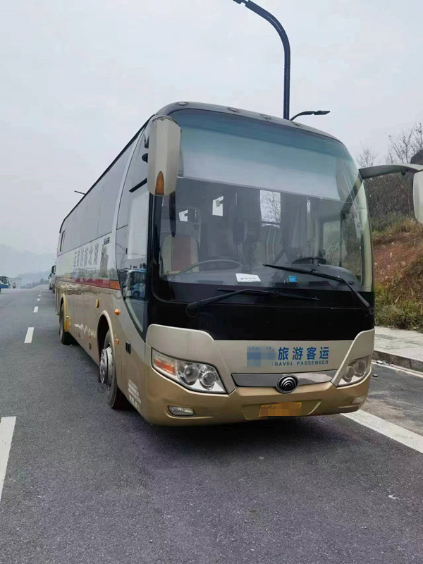 Χρησιμοποιημένα καθίσματα λεωφορείων ZK6110 51 Yutong λεωφορείων χρησιμοποιημένα λεωφορεία πολυτέλειας 2013 ετών RHD οδήγηση