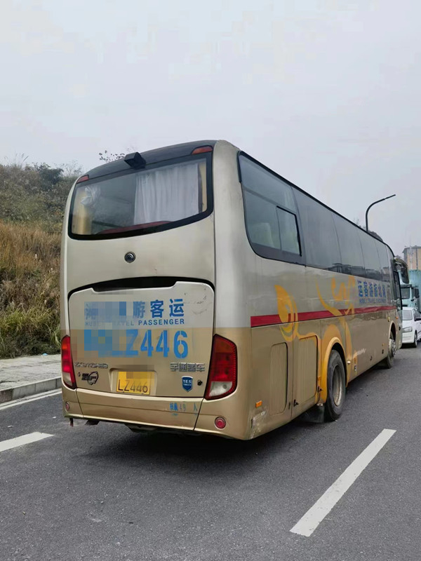 Χρησιμοποιημένα καθίσματα λεωφορείων ZK6110 51 Yutong λεωφορείων χρησιμοποιημένα λεωφορεία πολυτέλειας 2013 ετών RHD οδήγηση