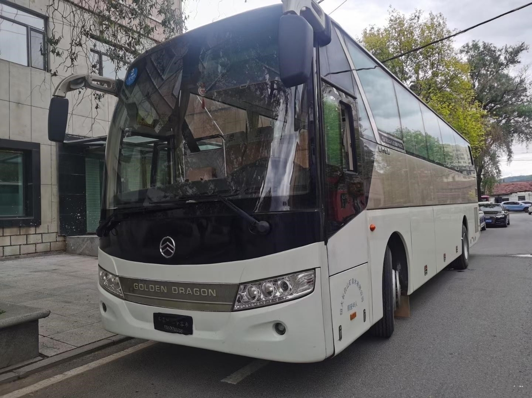 Το χρησιμοποιημένο τουριστηκό λεωφορείο χρησιμοποίησε τη χρυσή δράκων μηχανή Yuchai πορτών λεωφορείων XML6113J68 49seats διπλή