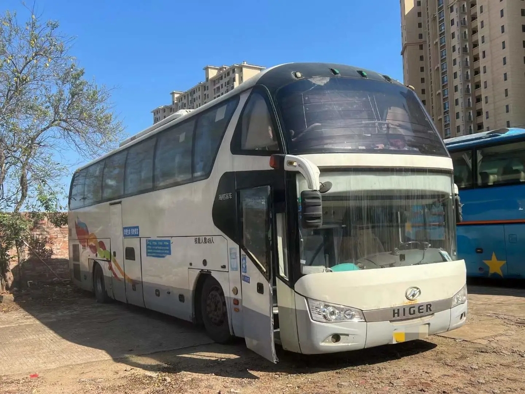 Χρησιμοποιημένα λεωφορείο και επιβατηγό όχημα 49 μέσο ΕΥΡΩ IV από δεύτερο χέρι υψηλότερο KLQ6122 πορτών κλιματιστικών μηχανημάτων φρένων δίσκων καθισμάτων