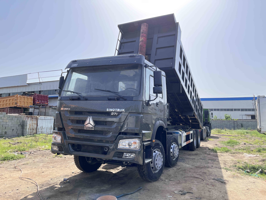 Η χρησιμοποιημένη Tipper μηχανή φορτηγών 371hp Sinotruck 10,5 μέτρα 16t εκτίμησε το χέρι HOWO ZZ3317 φορτίων 8×4 δεύτερος