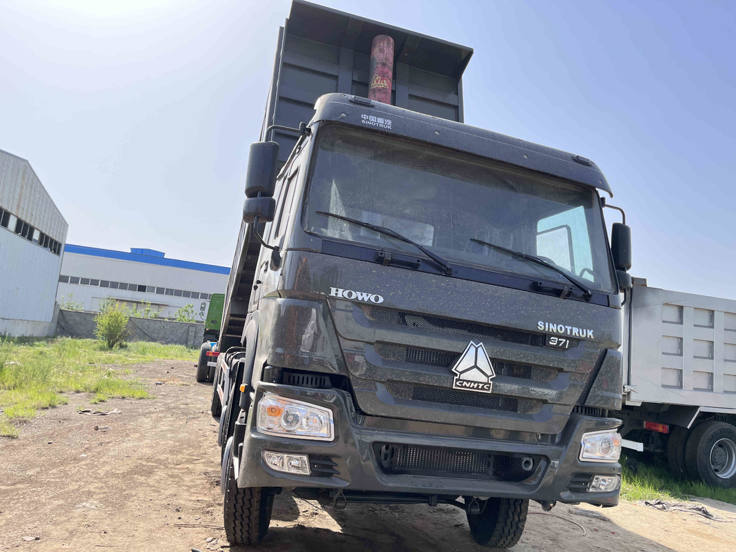Η χρησιμοποιημένη Tipper μηχανή φορτηγών 371hp Sinotruck 10,5 μέτρα 16t εκτίμησε το χέρι HOWO ZZ3317 φορτίων 8×4 δεύτερος