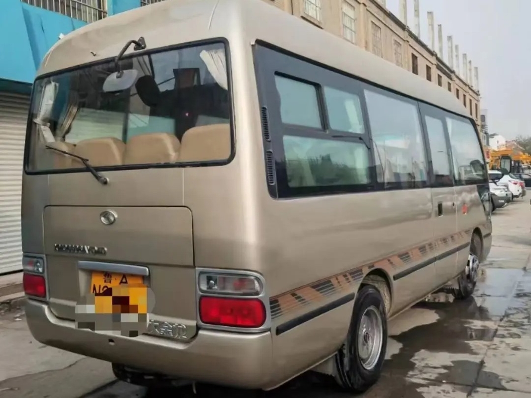 Από δεύτερο χέρι 17 μικρό λεωφορείο 19 Seater εξωτερική ταλαντεμένος πόρτα ακτοφυλάκων XMQ6606 Kinglong καθισμάτων μπροστινή χρησιμοποιημένη μηχανή