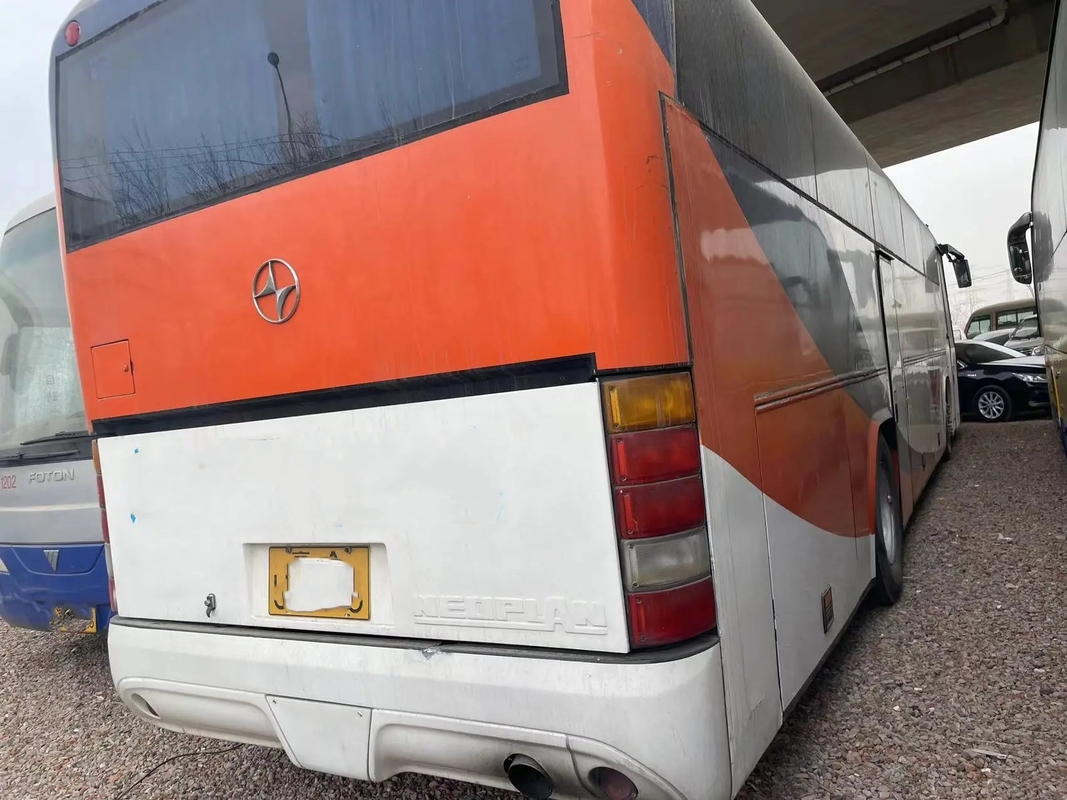 Το χρησιμοποιημένο diesel προγυμνάζει ενιαία πόρτα 6 χρώματος 53 καθισμάτων την άσπρη μηχανή κυλίνδρων με το λεωφορείο BFC6120 Beifang χεριών A/$l*c 2$ος
