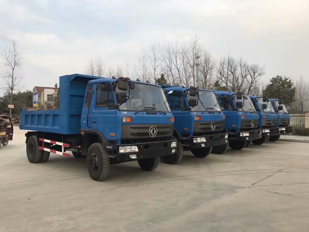 Χρησιμοποιημένο Tipper χρώματος απορρίψεων φορτηγών μπλε ελαφρύ φορτηγών Dongfeng εμπορικών σημάτων 4×2 βάρος συγκρατήσεων Drive πρότυπο 6 τόνοι RHD