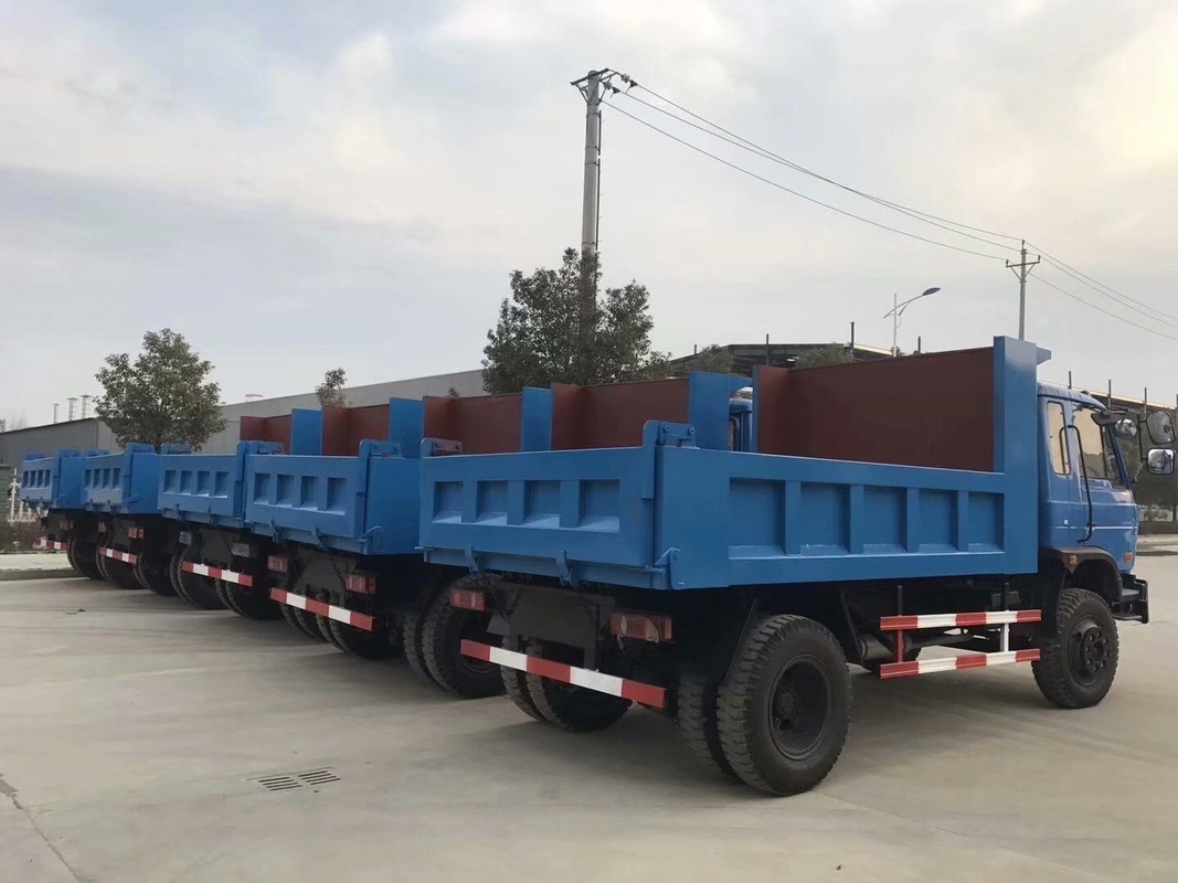 Χρησιμοποιημένο Tipper χρώματος απορρίψεων φορτηγών μπλε ελαφρύ φορτηγών Dongfeng εμπορικών σημάτων 4×2 βάρος συγκρατήσεων Drive πρότυπο 6 τόνοι RHD
