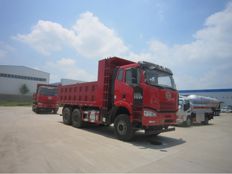 Χρησιμοποιημένο απορρίψεων φορτηγών 6×4 Drive ΕΥΡΏ ΙΙ πρότυπα 6 Tipper κυλίνδρων FAW φορτηγό RHD καμπινών τρόπου επίπεδο εκπομπής
