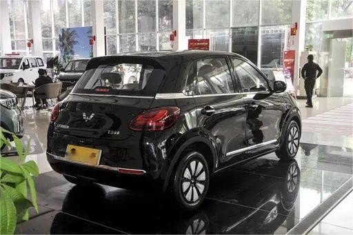 Νέο Ενεργειακό Οχήμα Ένα Ξεκινήστε Wuling Bingo 4 θέσεις Αυτοκίνητο Καθαρό Ηλεκτρικό Μοντέλο 333KM
