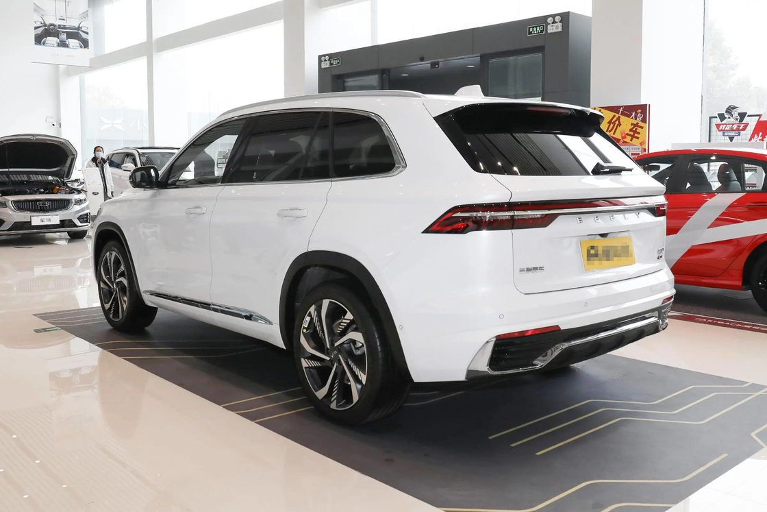 Κινέζικο αυτοκίνητο Geely SUV 4 * 4 Drive Mode 5 θέσεις Αριστερό χειροκίνητο κλιματιστικό