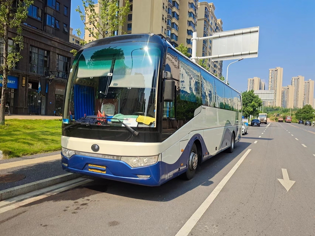 Δεύτερο χέρι Coach Leaf Spring 55 θέσεις Weichai Μηχανή 2013 Έτος LHD/RHD Δύο πόρτες