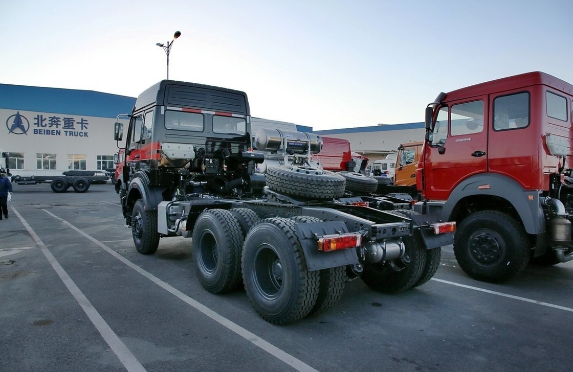 6x4 μεταχειρισμένο ελκυστήρα φορτηγό Beiben ελκυστήρα 336hp υψηλή οροφή LHD / RHD