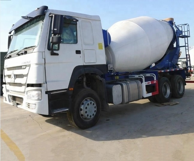 Χρησιμοποιημένο και νέο Sinotruk HOWO 4X2 6X4 8cbm 10cbm 12cbm Μικρατήρα Τσιμέντου για πώληση