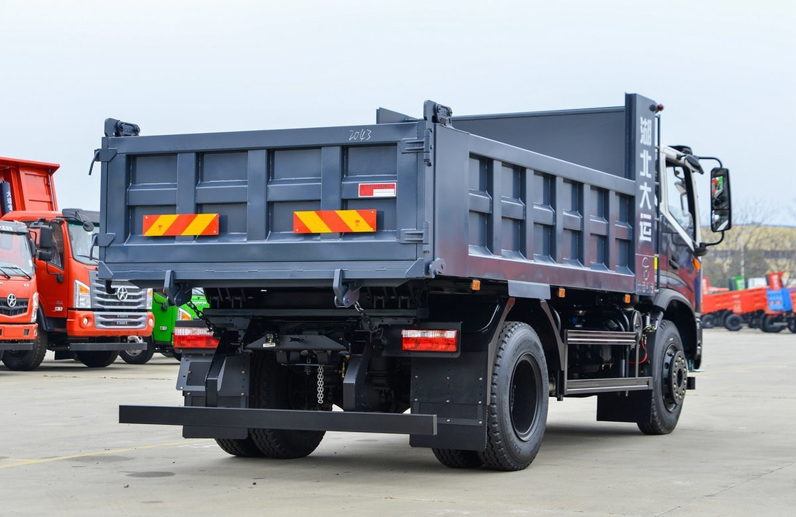 Καμιόνι για πώληση Yuchai Μηχανή 180hp Dayun 4 * 2 Tipper 6 ελαστικά Καμπίνα Standard