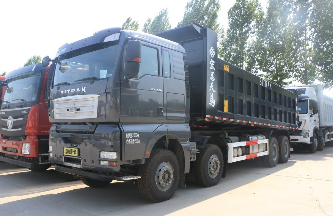 Σινο Power Truck SITRAK G7H Μαύρο χρώμα φόρτωση 30 τόνων Οδική μεταφορά Άνοιξη φύλλου